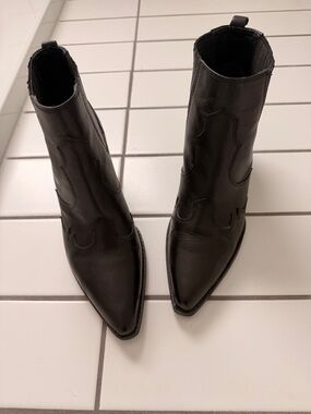 Sam Edelman- Black Pointed Western Ankle Boots